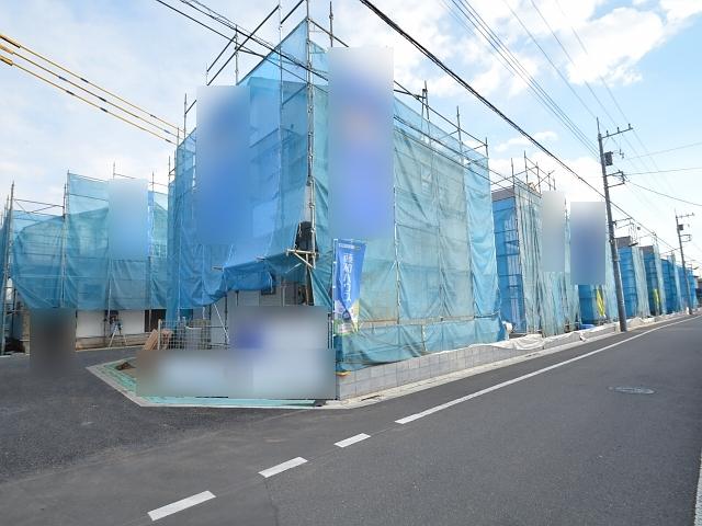 Local photos, including front road. Local photo (2013 December 12 shooting)