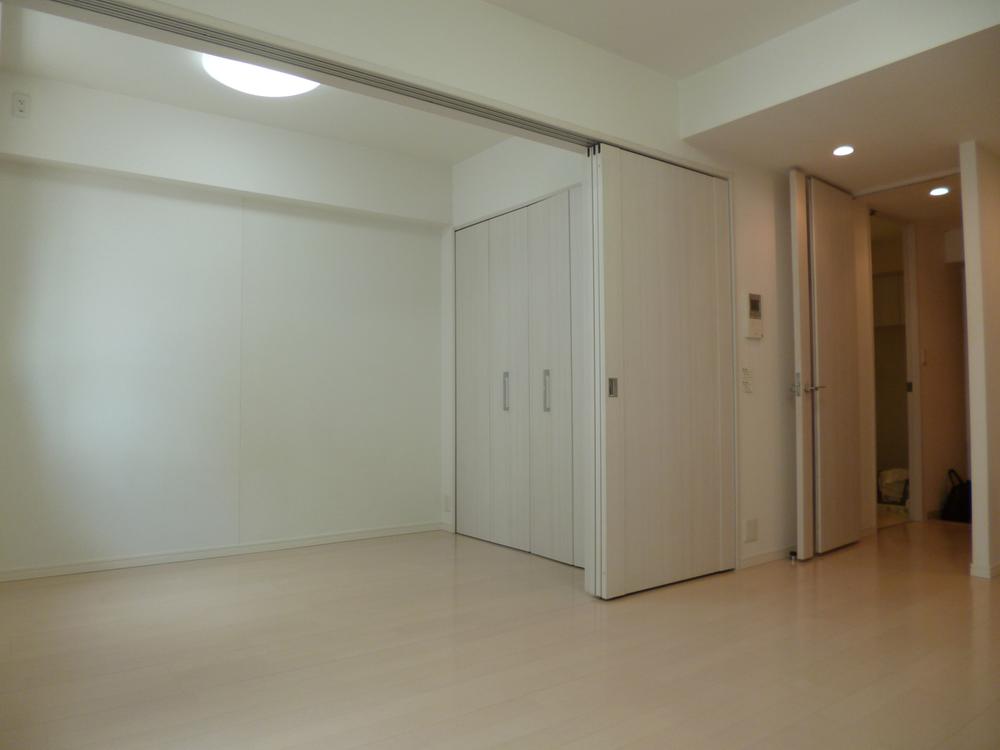 Non-living room. Indoor (10 May 2013) Shooting