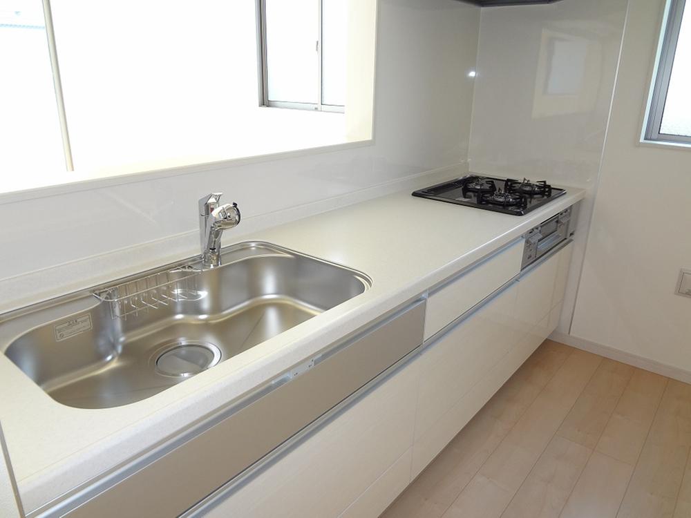 Same specifications photo (kitchen). Seller construction cases _ Kitchen