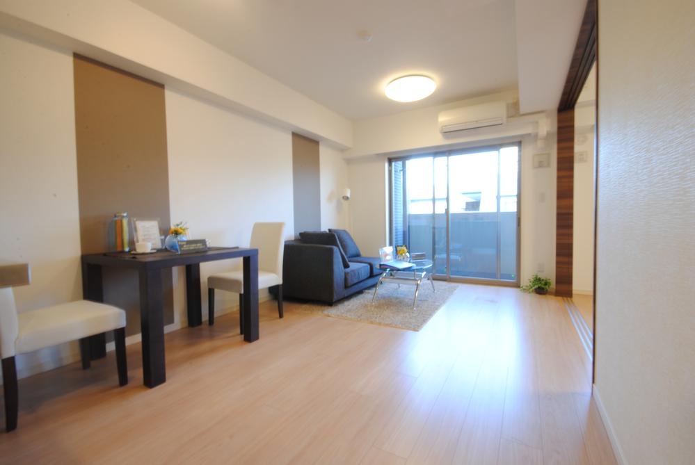 Living. Local (11 May 2012) shooting