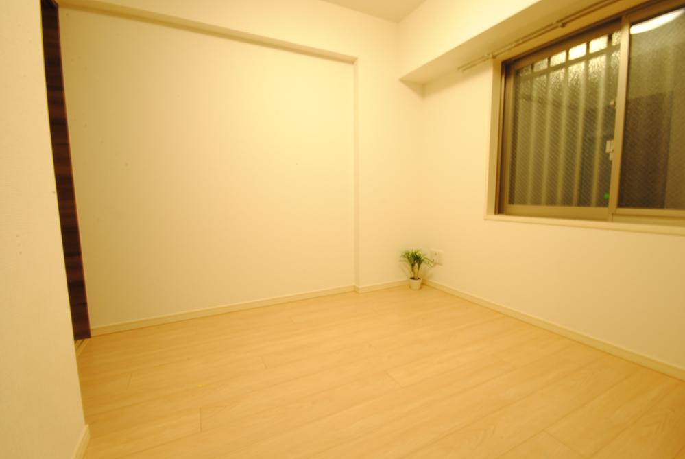 Non-living room. Local (11 May 2012) shooting