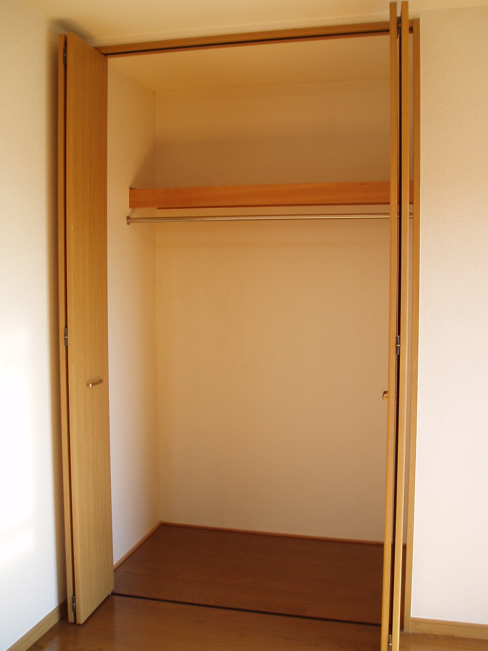 Receipt. Spacious storage