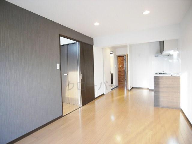 Local appearance photo. Large living