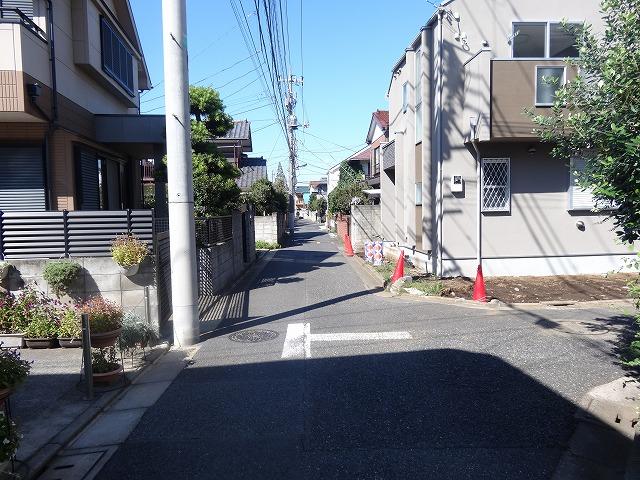 Local photos, including front road. Local (September 2013) Shooting