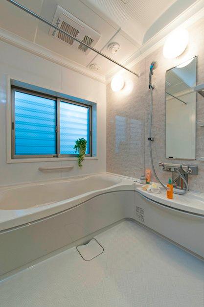 Cooling and heating ・ Air conditioning. The bathroom suppressing generation of mold, Also we have established a convenient bathroom ventilation heating dryer to dry laundry on a rainy day.