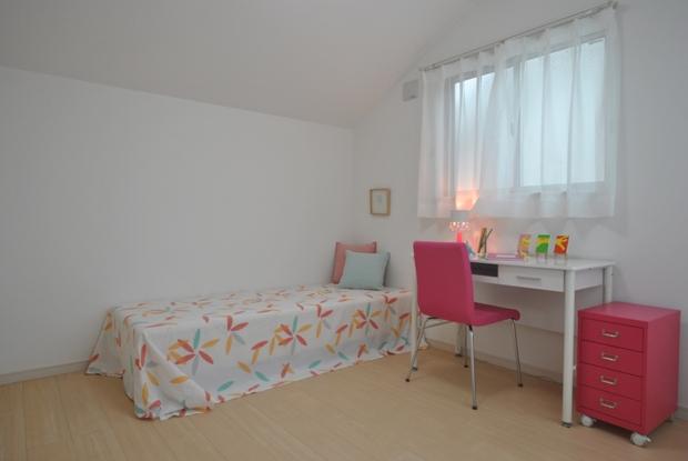 Non-living room. 1 Building Western-style (May 2013 shooting)