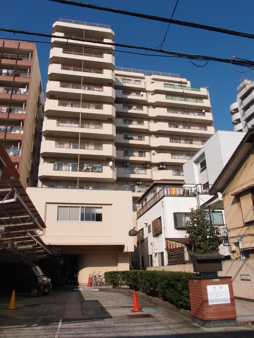 Local appearance photo. Local (12 May 2013) Shooting