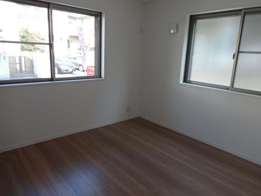 Non-living room. Indoor (12 May 2013) Shooting