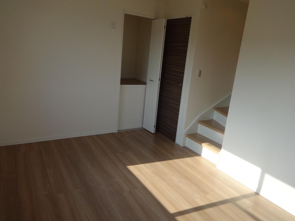 Non-living room. Indoor (12 May 2013) Shooting