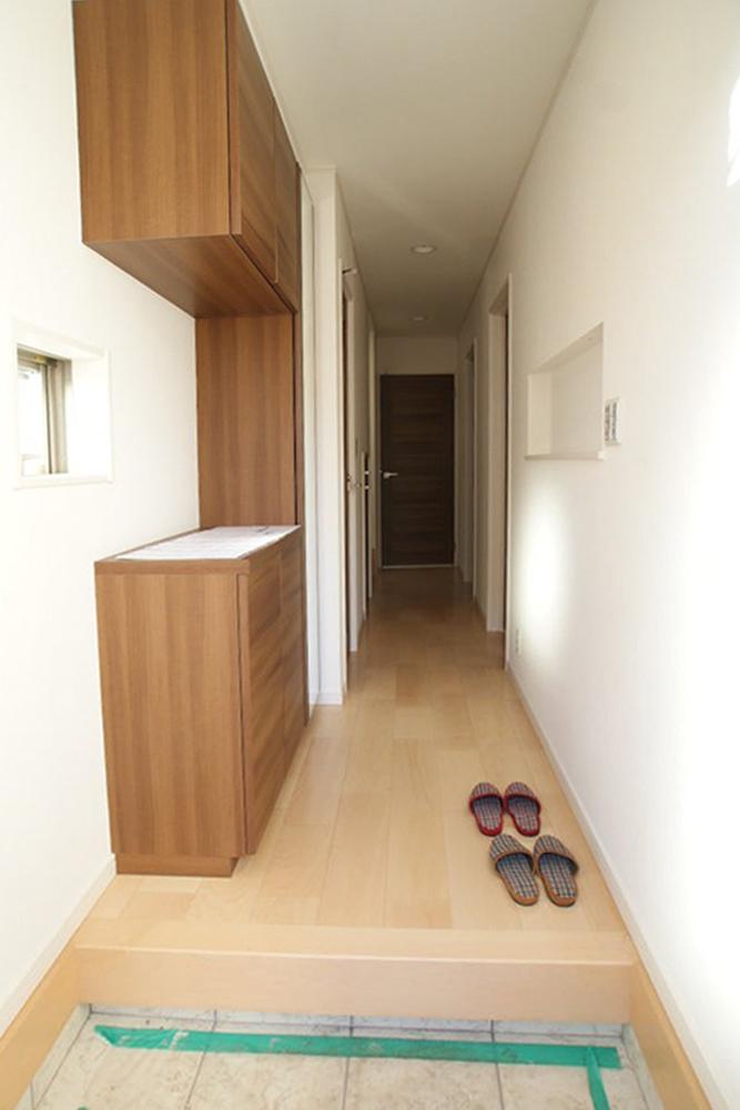 Same specifications photos (Other introspection). It will be the entrance of construction cases. 