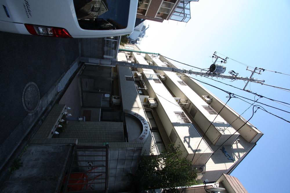 Local appearance photo. Local (12 May 2013) Shooting