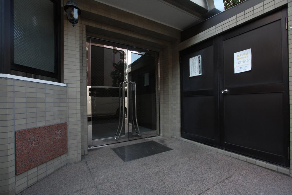 Local appearance photo. Local (12 May 2013) Shooting