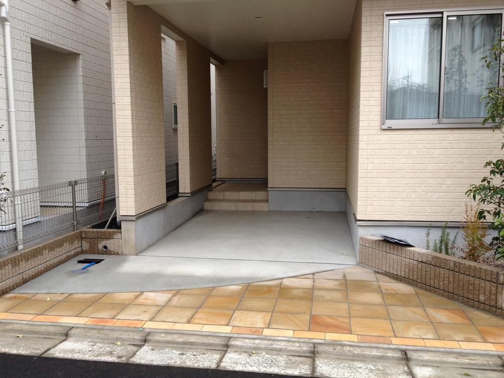 Parking lot. Local (12 May 2013) Shooting