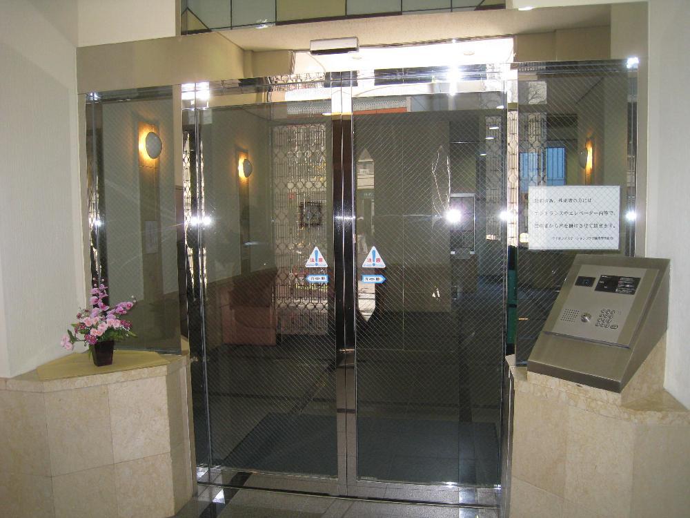 Entrance. Entrance (12 May 2013) Shooting