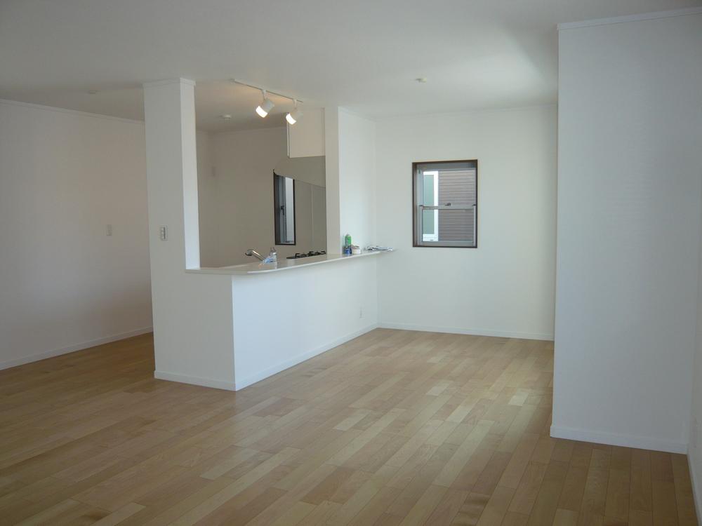 Living. 1 Building room (October 28, 2013) Shooting