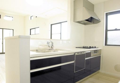 Kitchen. - Face-to-face kitchen family of communication is nurtured -