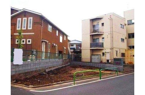 Local appearance photo. Local (11 May 2013) Shooting