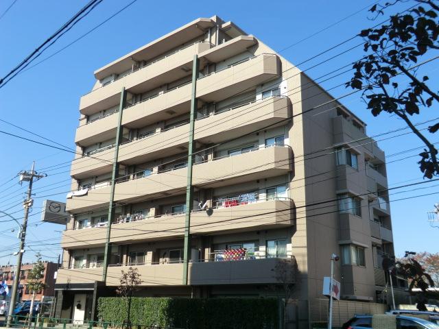 Local appearance photo. Local (11 May 2013) Shooting