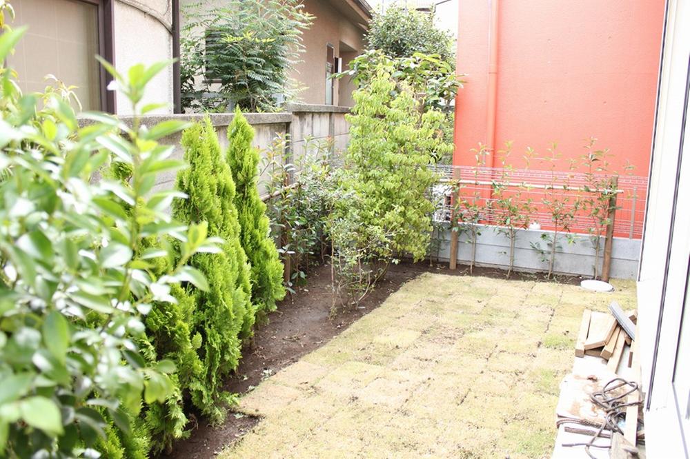 Garden. Local (July 2013) Shooting