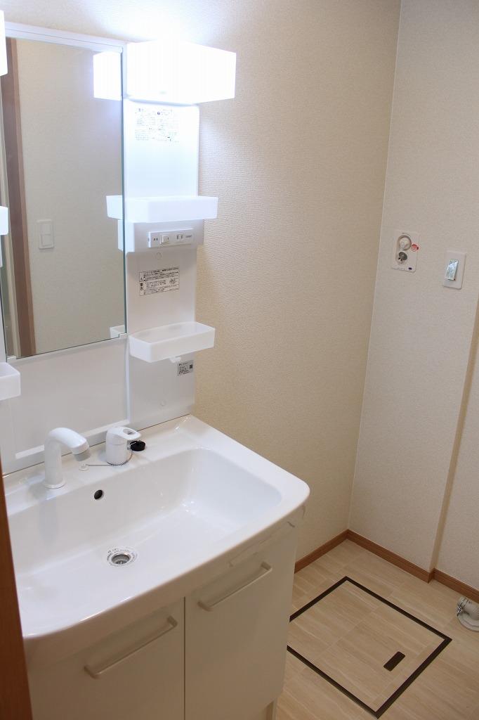 Bathroom. Indoor (July 2013) Shooting