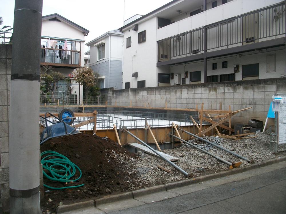 Local photos, including front road. 2013 December shooting