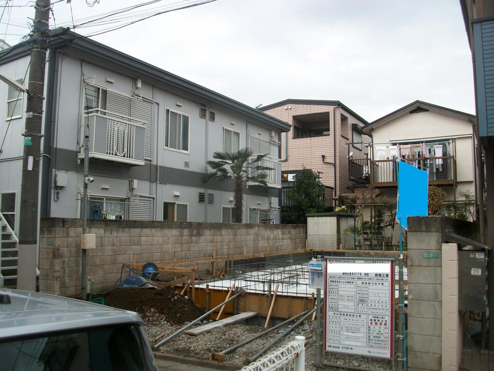 Local photos, including front road. 2013 December shooting