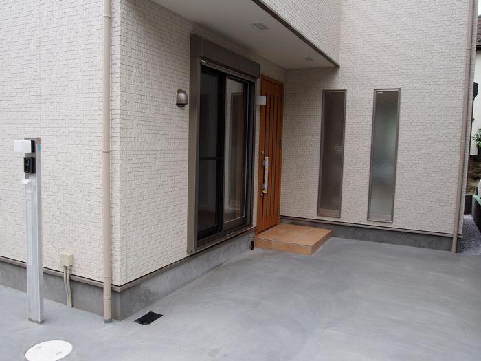 Parking lot. Local (10 May 2013) Shooting