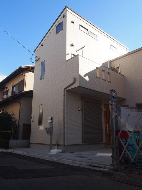 Local appearance photo. Local (12 May 2013) Shooting