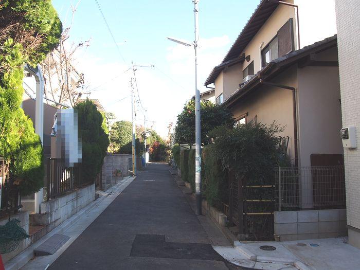 Local photos, including front road. Local (12 May 2013) Shooting