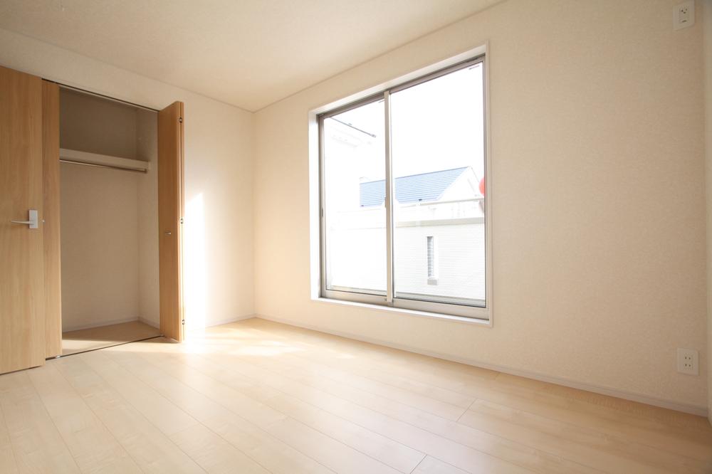 Non-living room. Indoor (12 May 2013) Shooting