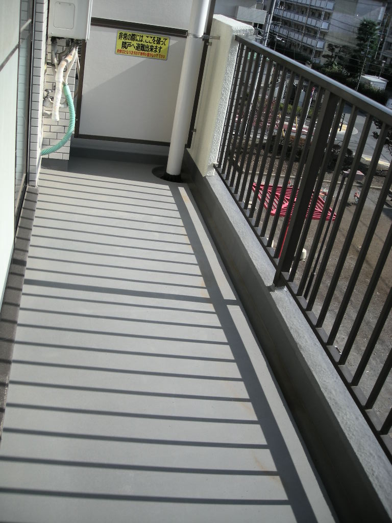 Balcony. Spacious balcony