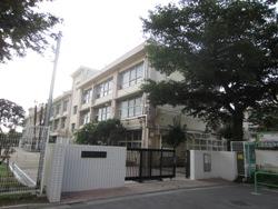 Primary school. It is beautiful 80m Seki, Mie elementary school of green to Nerima Tatsuseki cho Elementary School