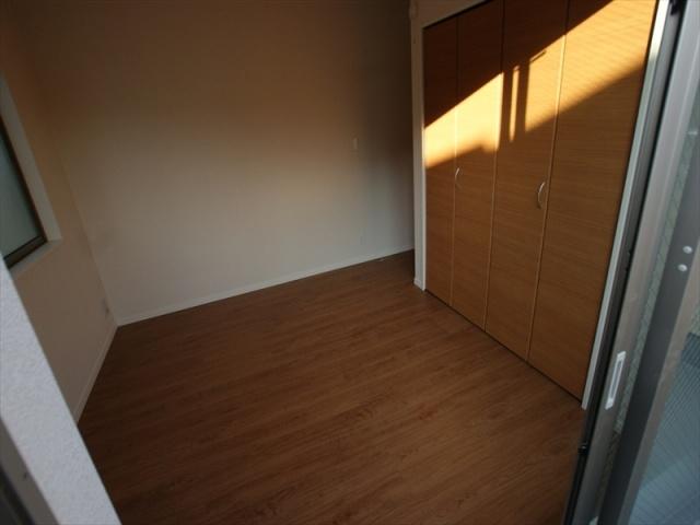 Non-living room. Housed plenty of Western-style