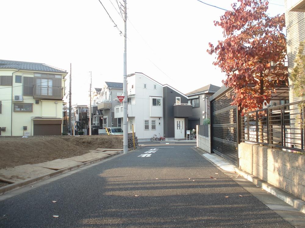 Local photos, including front road. Local (12 May 2013) Shooting