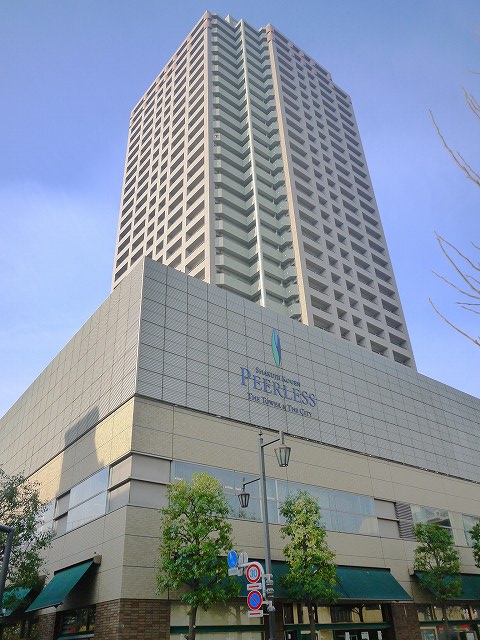 Shopping centre. Peerless Shakujii Park until the (shopping center) 873m