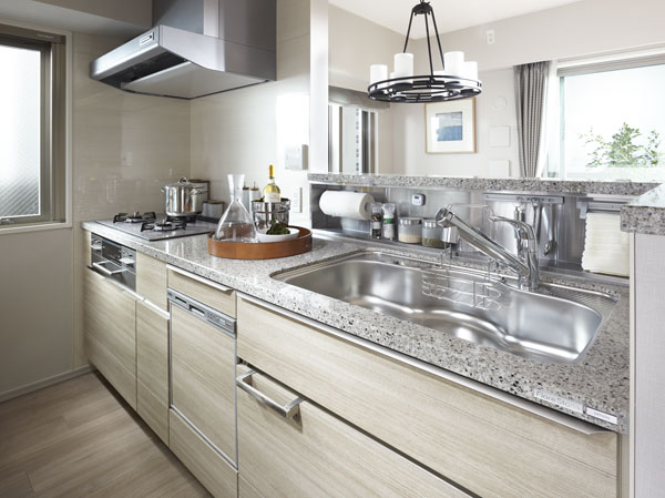 Kitchen.  [Ellesmere ・ kitchen] Actually incorporate the point of view of those who stand in the kitchen, Not only ease of use with an emphasis on communication and design, It is a kitchen for families. (Same specifications)