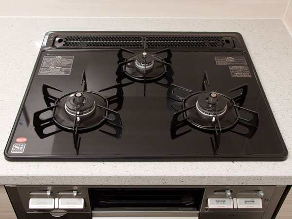 Kitchen.  [Two short beeps and a stove (glass top stove)] Care is easy to design it is also a beautiful glass top plate.