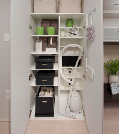 Receipt.  [Arrange shelf] It can be arranged freely according to the shape and use frequency of mono, Waste is less easy-to-use Maeru storage compartment (except for some).