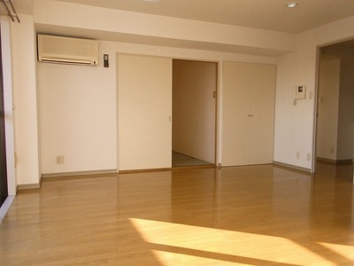 Living and room. Pledge LDK16 (reference photograph of another in Room)