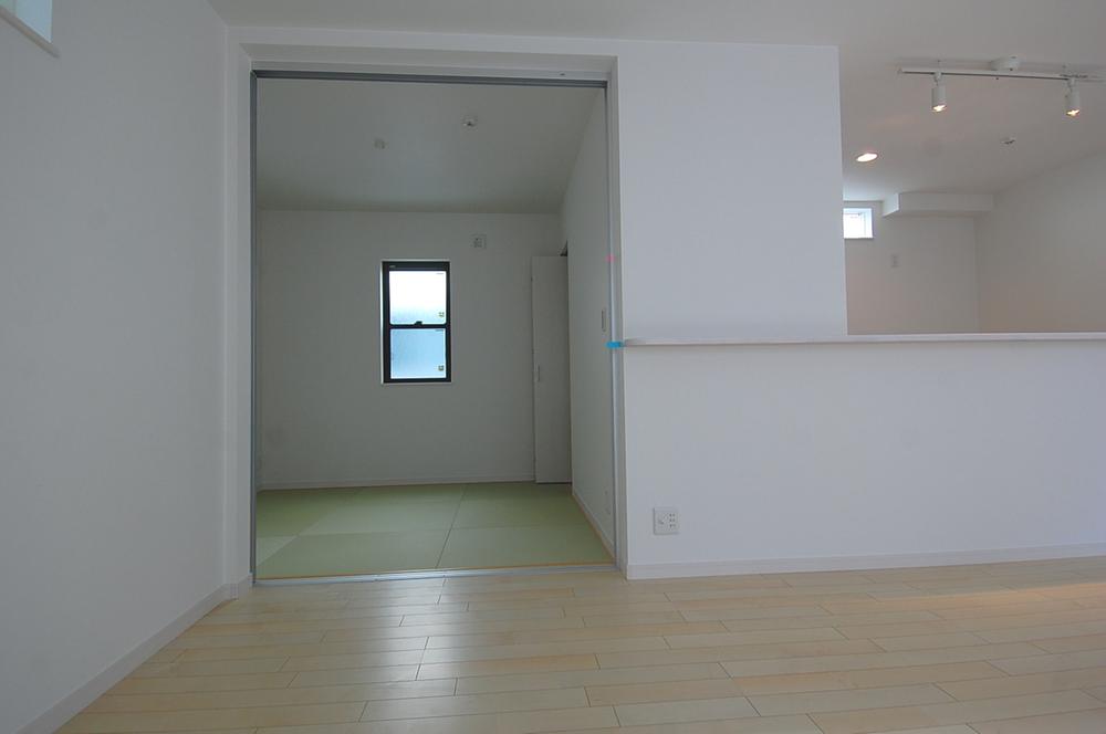 Non-living room. living ・ Japanese-style room (5 Building)