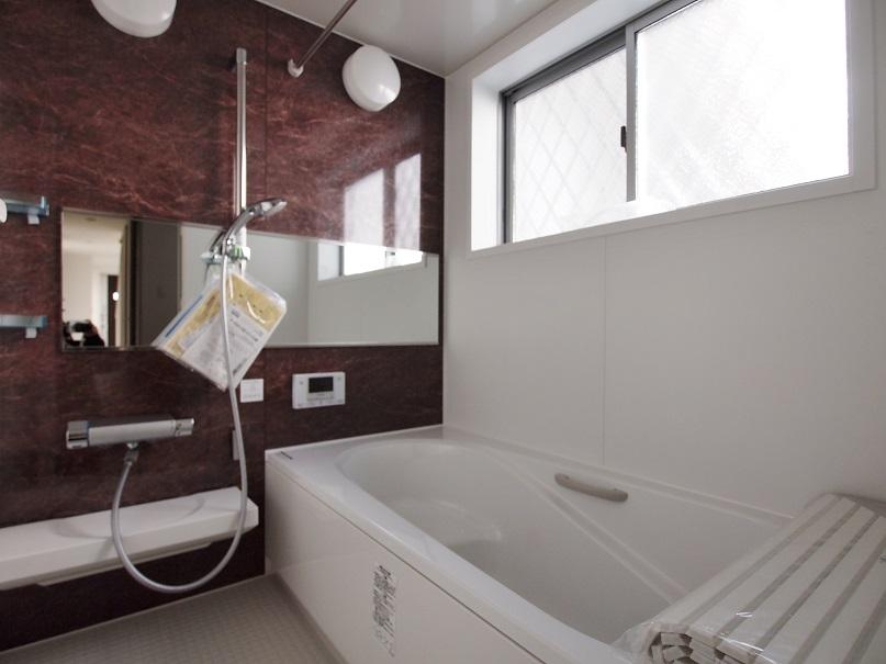 Bathroom. - Bright bathroom - [A Building] 