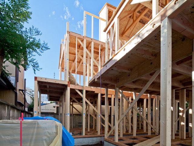 Local appearance photo. Local (10 May 2013) Shooting