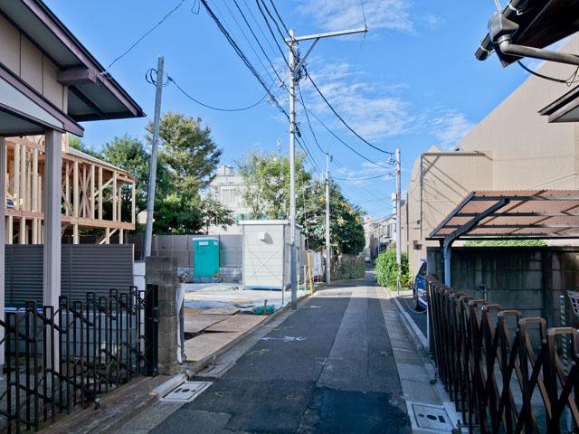 Local photos, including front road. Local (10 May 2013) Shooting