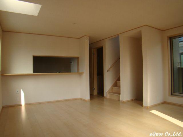 Same specifications photos (living). Same specifications