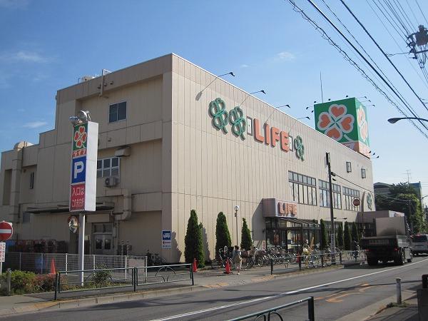 Supermarket. Until Life Doshida shop 830m