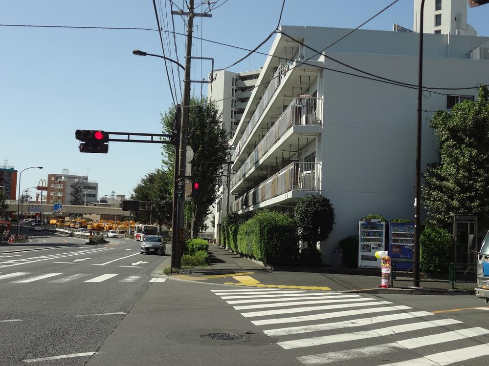 Local appearance photo. Local (10 May 2013) Shooting