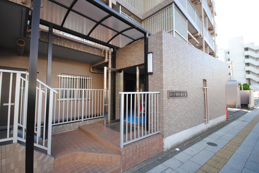 Entrance. Common areas