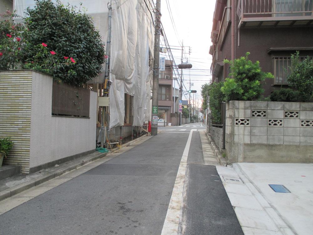 Local photos, including front road. Local (September 2013) Shooting