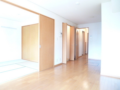 Living and room. ☆ Open living ☆