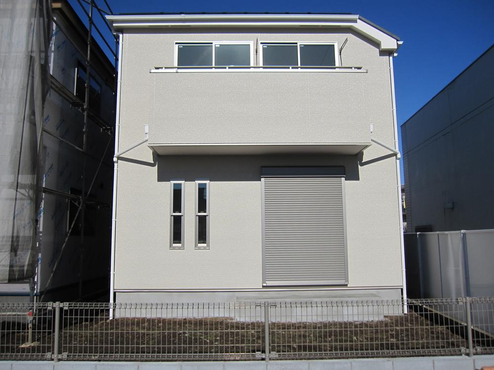 Local appearance photo. Local (12 May 2013) Shooting